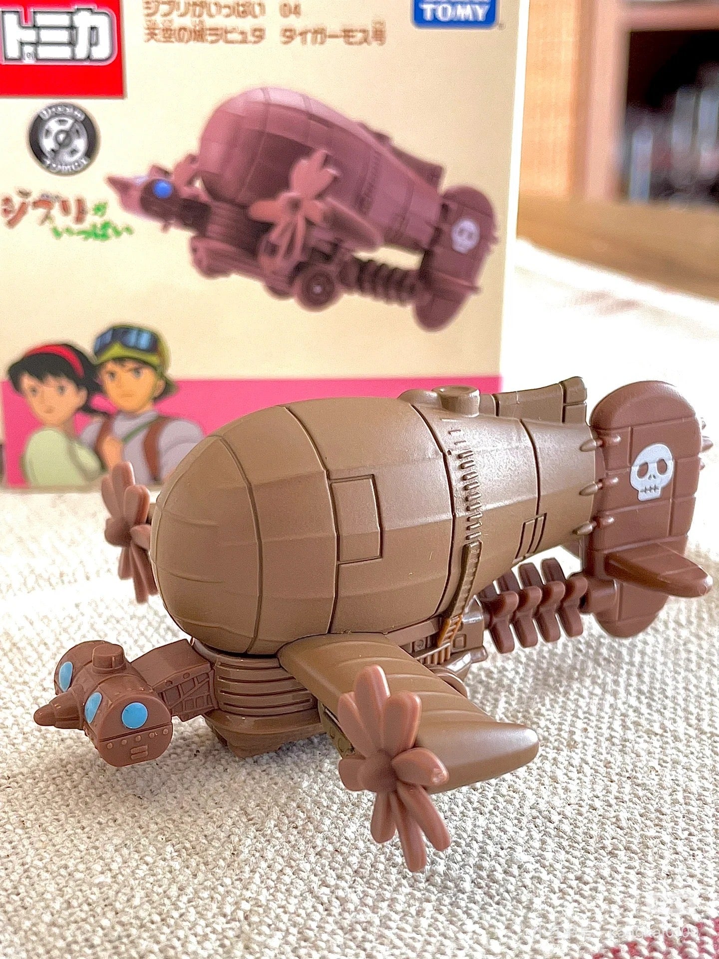 Tomica｜Takara Tomy Dream Tomica Full of Ghibli 04 Raputa Castle in The Sky Tiger Moss 多美卡 × 吉卜力宫崎骏《天空之城》虎蛾号玩具车模型/摆件｜约8 x 8 x 4cm
