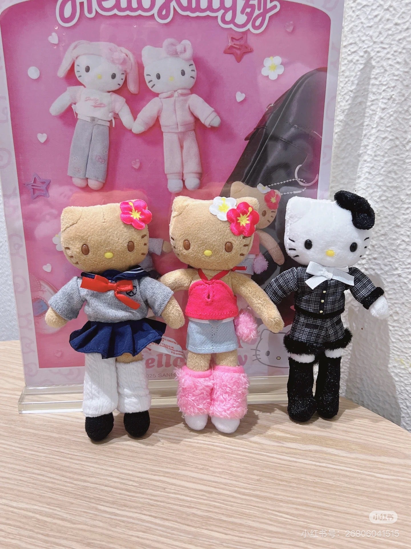 Hello Kitty｜Closet Collection Mascot Holder /Plush Keychain｜8×3.5×15cm approx.