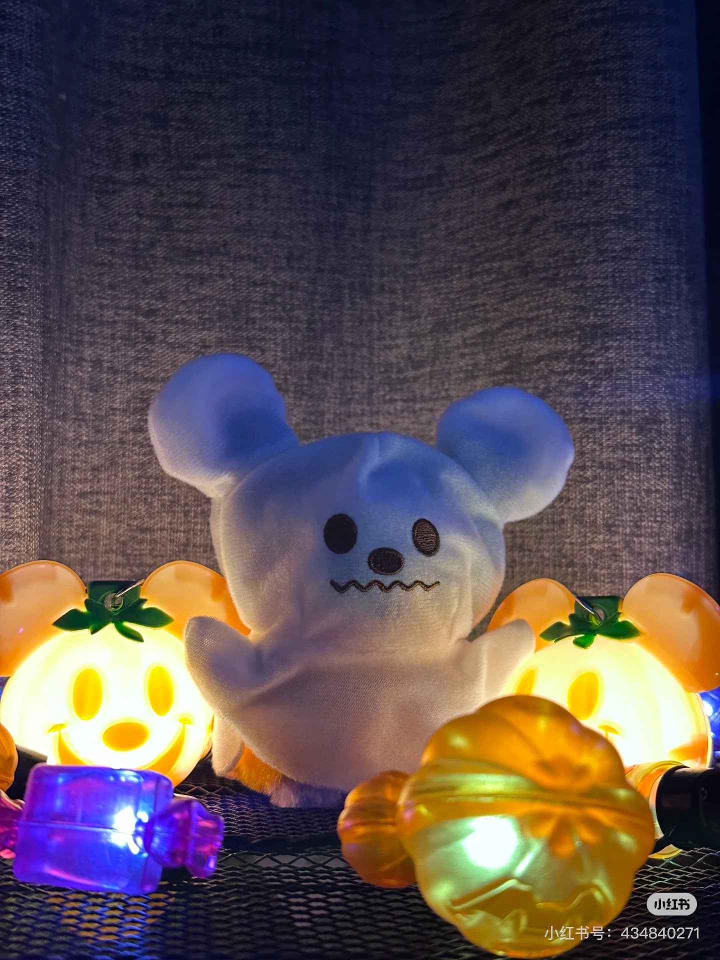 Disney迪士尼｜Urupocha-chan Plush - Mickey Mouse / Halloween Ghost万圣节限定豆豆眼可变装米奇毛绒挂件/包挂｜约13×12×8cm