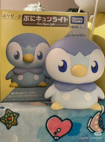 Pikachu皮卡丘｜Takara Tomy Pokemon-Pokepeace Puni Kyun Light - Piplup 宝可梦软软捏捏多段变光波加曼小夜灯｜约15 x 15 x 10cm