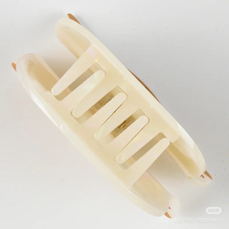 Mofusand｜Pearl Acrylic Hair Claw Clip - Cat｜H60 × W80 × D45mm approx.