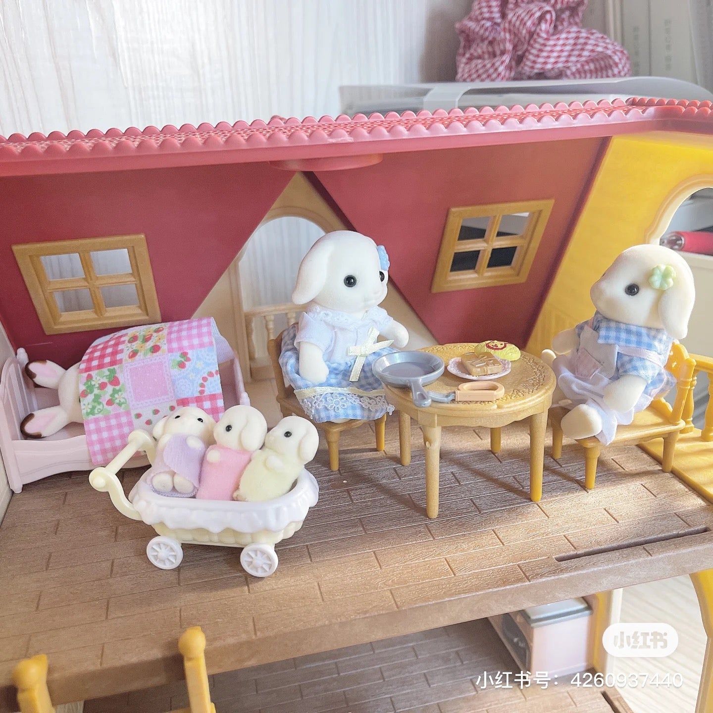 SylvanianFamilies森贝儿家族｜Flora Rabbit Family芙罗拉垂耳兔家族一家五口三胞胎套组/玩具/过家家5735