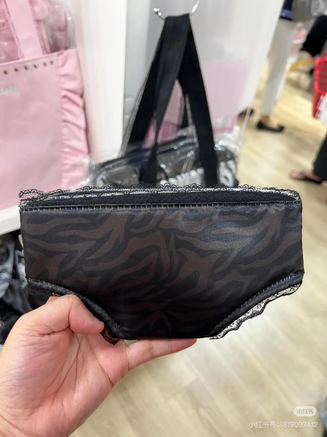 Sanrio｜Twin Idol Flat Pouch｜19.5×1×10.5cm approx.