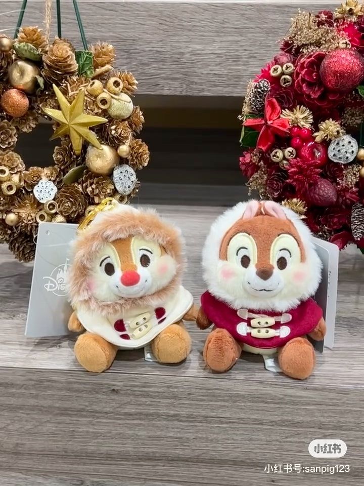 Disney迪士尼｜Winter Jacket Doll东迪冬日限定大衣斗篷奇奇和蒂蒂冬装坐姿钥匙扣挂件/可脱帽｜约高さ17×幅15×奥行き12(cm)