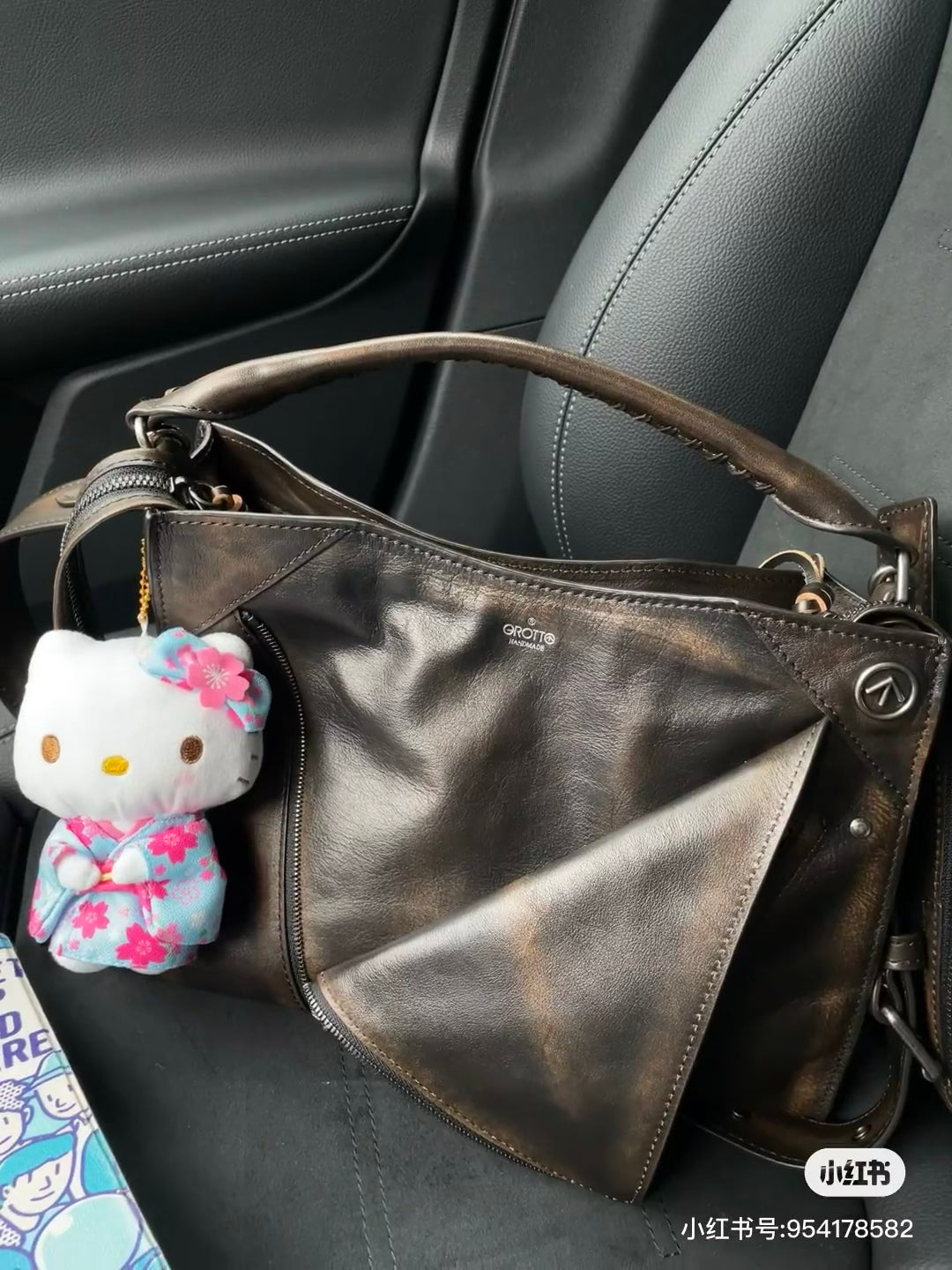 Hello kitty｜Sakura Kimono Mascot Holder /Plush Keychain｜5.5×8×12cm approx.