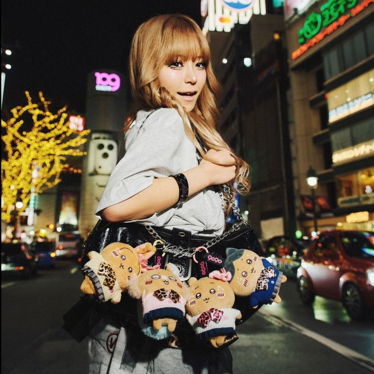 【LIMIT 1 PER COLLECTION】chiikawa｜Gyaru 9090 × Chiikawa Collaboration Mascot Holder /Plush Keychain｜H14 x W9 x D5.5cm approx.