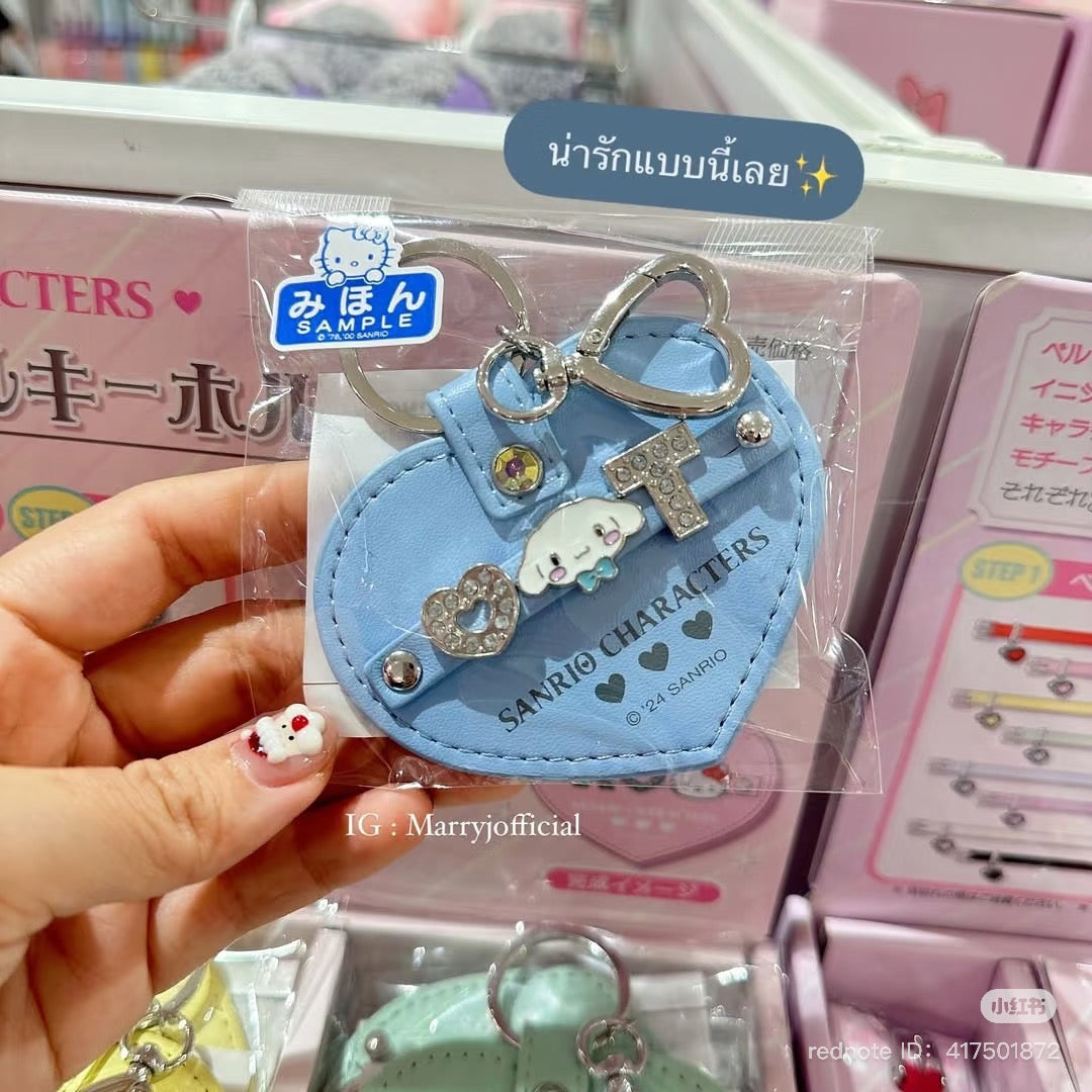 【limit 2】Sanrio三丽鸥｜Initial Heart Keychain偶像应援水钻字母DIY随心搭爱心钥匙扣/全8种｜1枚入