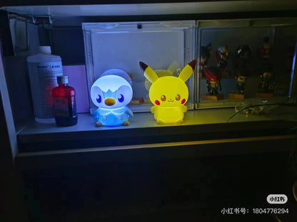 Pikachu皮卡丘｜Takara Tomy Pokemon-Pokepeace Puni Kyun Light - Piplup 宝可梦软软捏捏多段变光波加曼小夜灯｜约15 x 15 x 10cm