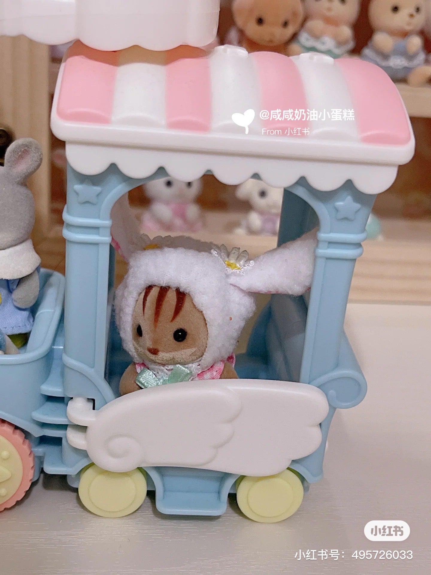 SylvanianFamilies森贝儿家族｜Floating Cloud Rainbow Train-Fennec Fox Baby Yulie云朵彩虹列车耳阔狐套组/玩具/过家家5702