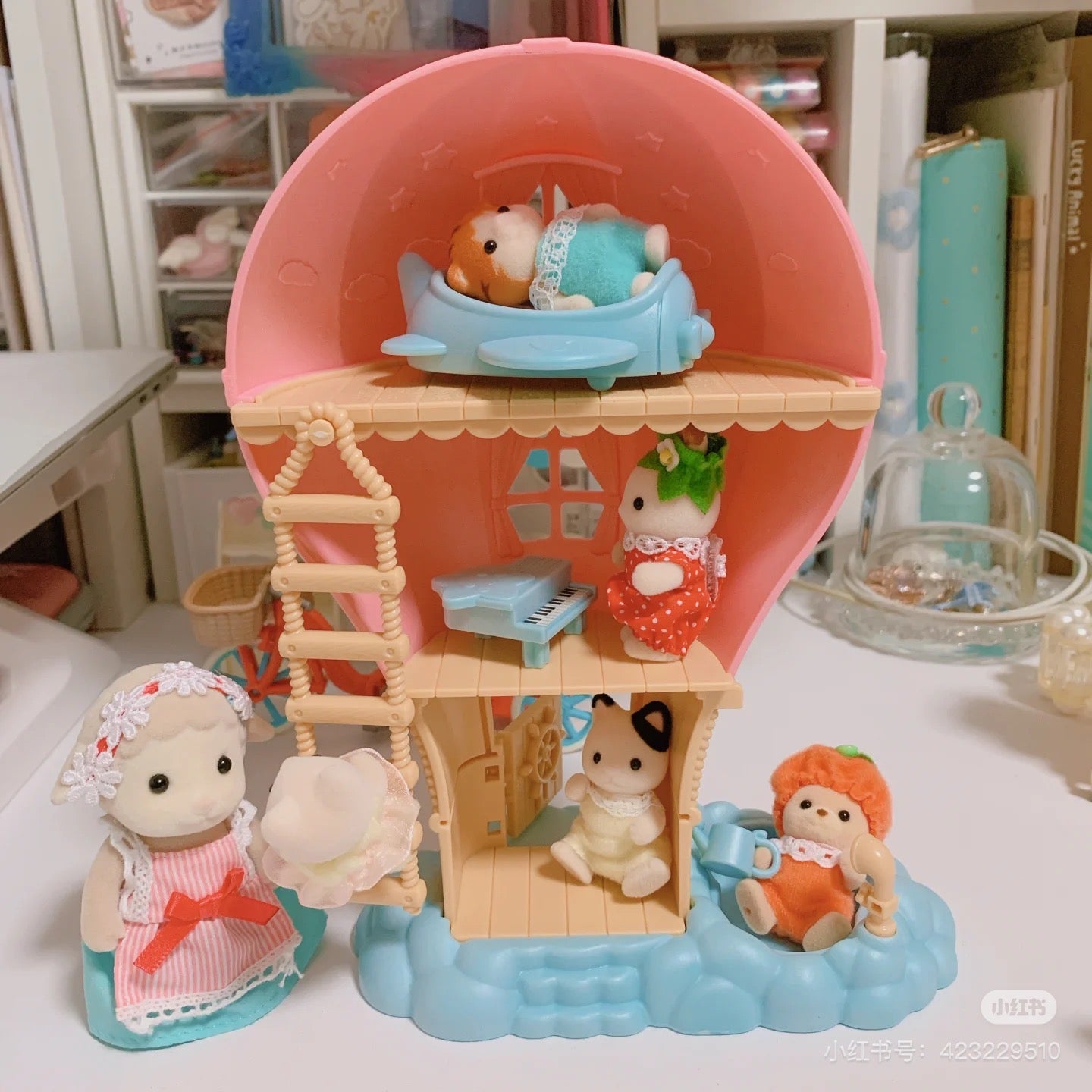 SylvanianFamilies森贝儿家族｜Baby Balloon Playhouse-Charcoal Cat木炭猫宝宝+梦幻气球城堡游乐园系列热气球套组5527