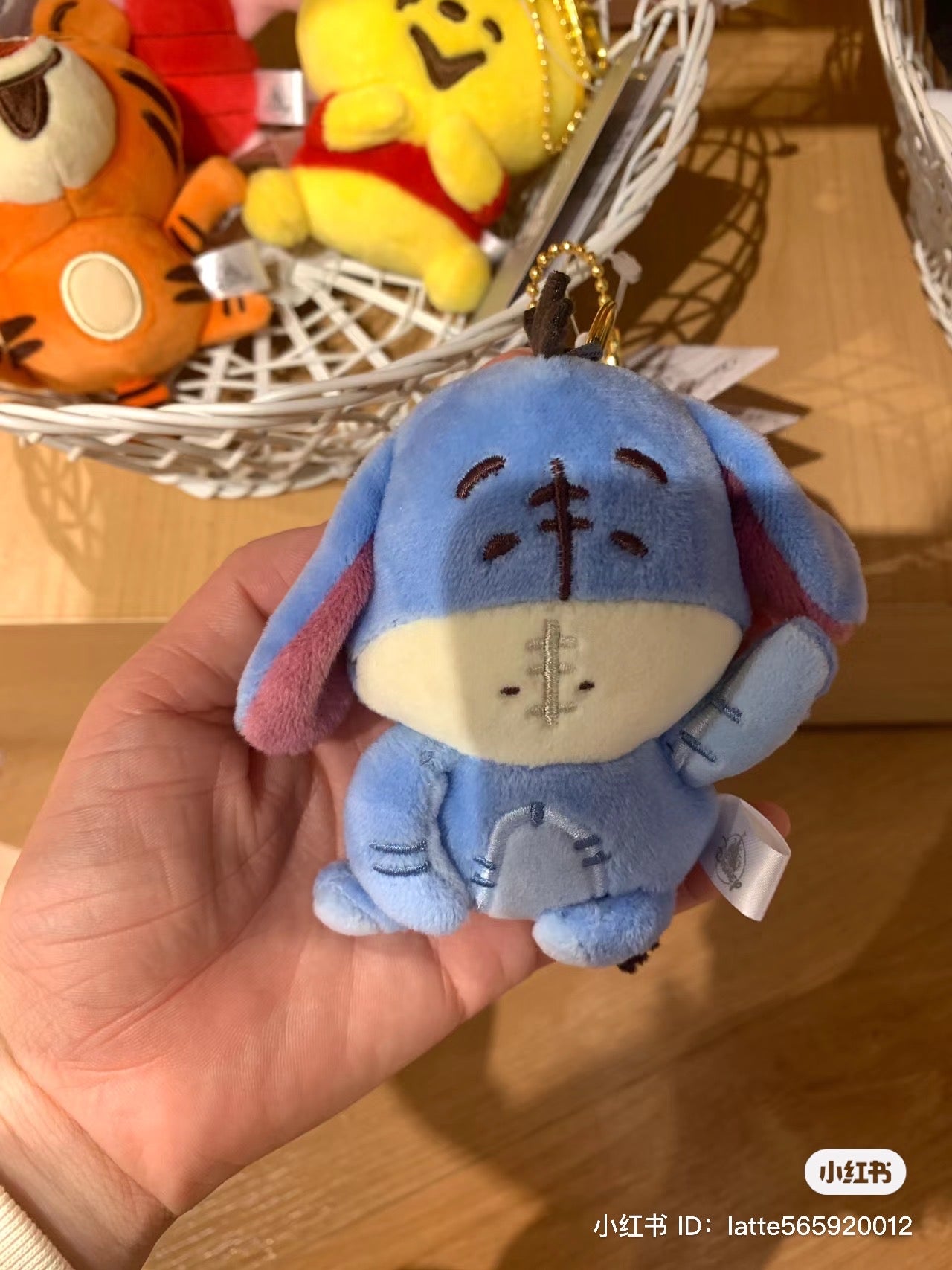 Disney｜限定呆萌扁扁傻子系列/二傻系列/铁憨憨/毛绒挂件/包挂｜约高さ10.3×幅8×奥行き5.4(cm)