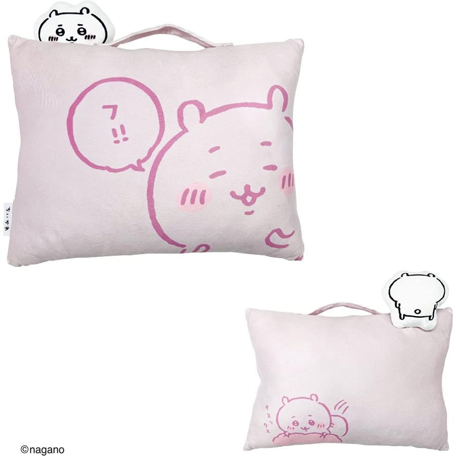 Chiikawa 吉伊卡哇｜治愈系可爱抱枕/脸从左上角露出来的设计/配有手柄随身携带｜约宽 39 x 深 28 x 高长 9 cm