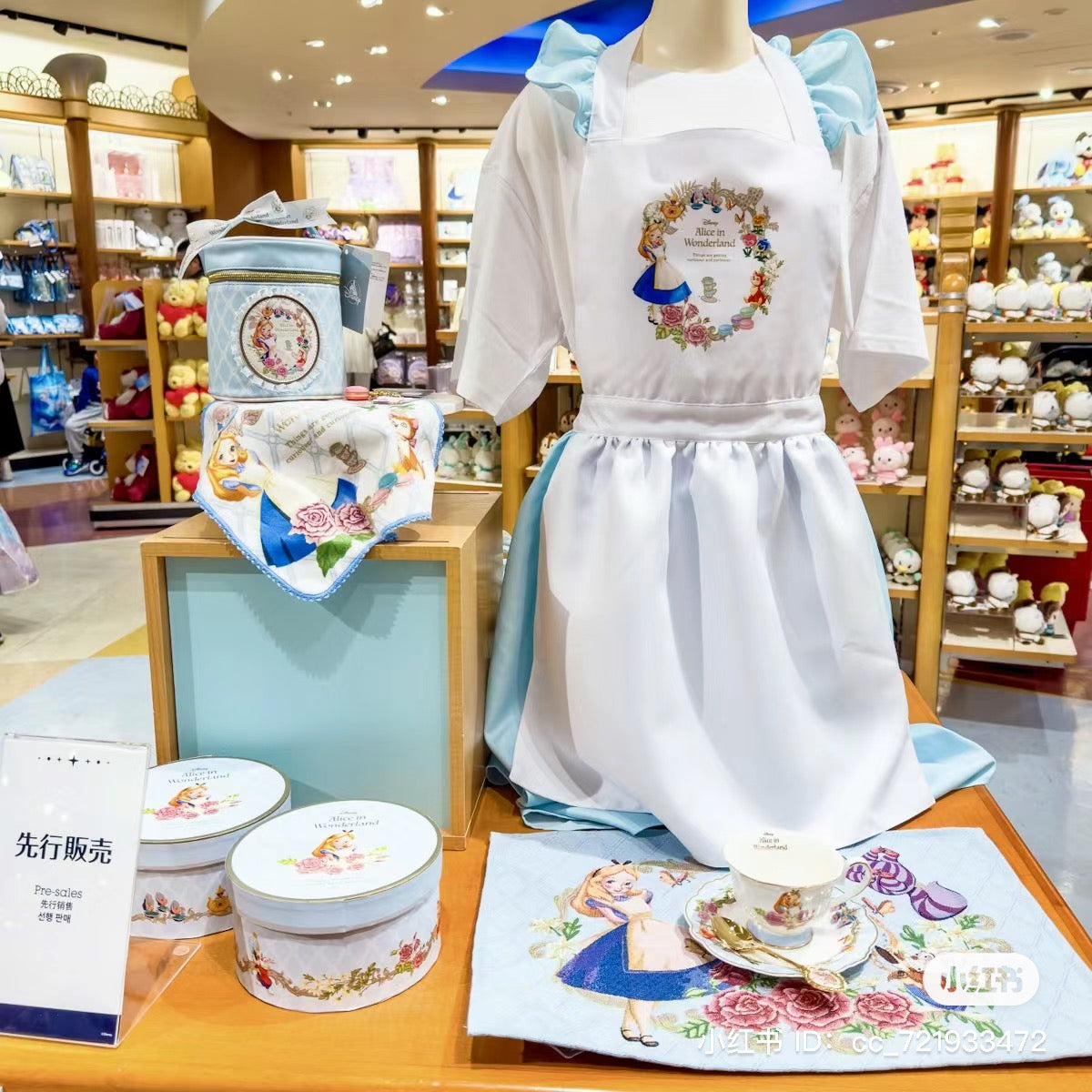 Disney｜爱丽丝梦游仙境Alice Sweet Garden甜蜜花园茶会特辑/水彩蝴蝶结蓬蓬印花围裙/可爱公主裙/女仆装/细节精美｜约87cmx75cm