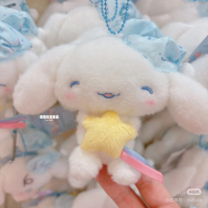 Sanrio三丽鸥｜ Cinnamoroll Milk/Sleepy Time / Sleepy Time玉桂狗甜梦系列困困大耳狗睡帽毛绒挂件｜约15×6×10.5cm