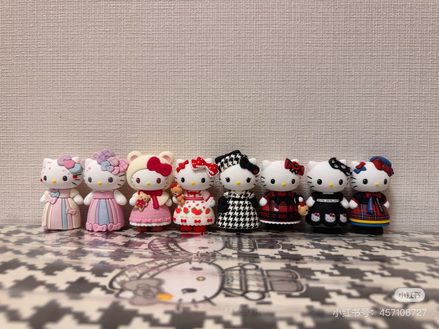 Hello Kitty｜Monochrome Girly Twin Coordinate Birthday Doll mystery bag/blind box/All 8 types｜1pcs