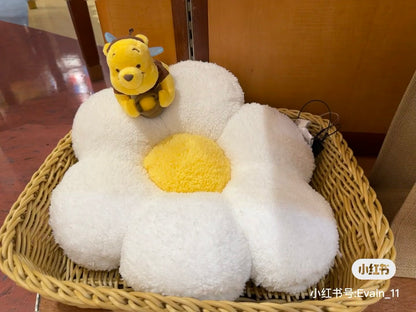 Disney｜2024 HONEY DAY Winnie the Pooh Cushion蜜蜂维尼花花抱枕/坐垫｜約縦37×横36×厚み16(cm)