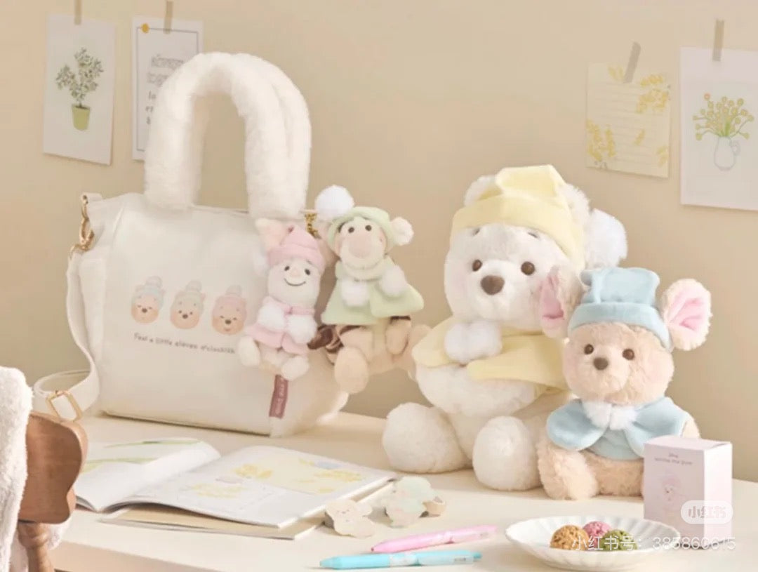 Disney迪士尼｜Plush Toy (S）/ White Pooh Fruit Latte Color Cape 东迪冬日限定水果拿铁色睡衣睡帽斗篷系列可爱角色坐姿毛绒玩偶/公仔/S号｜约28×17×19cm