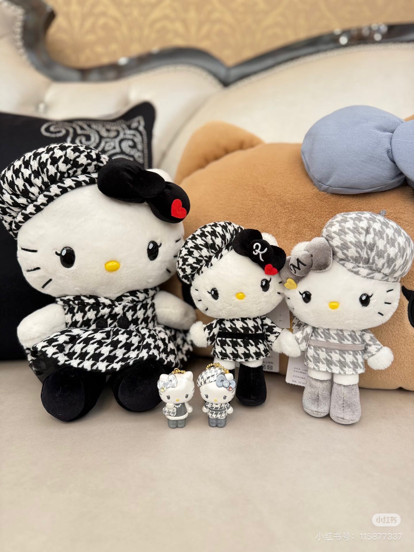 Hello Kitty｜Monochrome Girly Twin Coordinate Mascot Holder /Plush Keychain｜11×7×18cm approx.