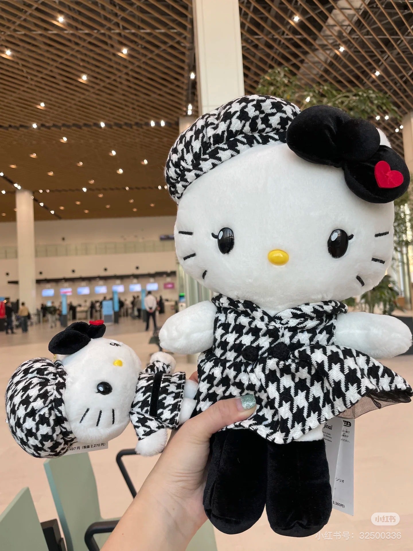 Hello Kitty｜Monochrome Girly Twin Coordinate Plush Dolls/Plush Toy｜19×16×26cm approx.