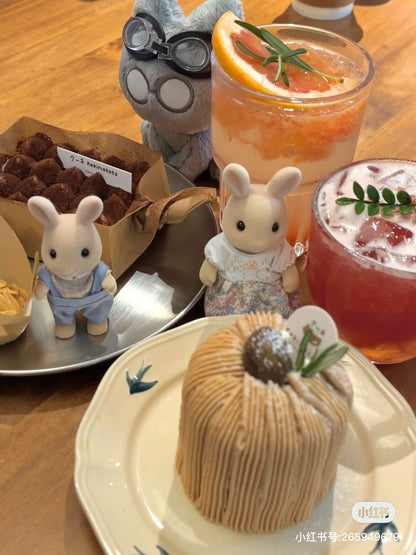 SylvanianFamilies森贝儿家族｜Milk Rabbit Family牛奶兔一家四口植绒站宝套组/玩具/过家家5706