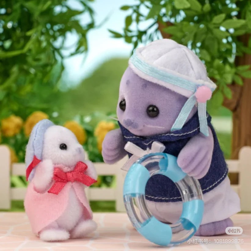 SylvanianFamilies森贝儿家族｜Seal Family海豹家族一家四口植绒站宝套组/玩具/过家家5759