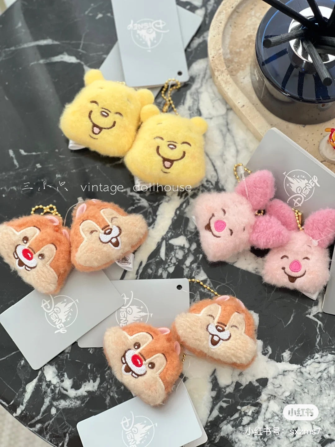 Disney｜眯眯眼笑脸噗噗挂件｜约6×6×3cm