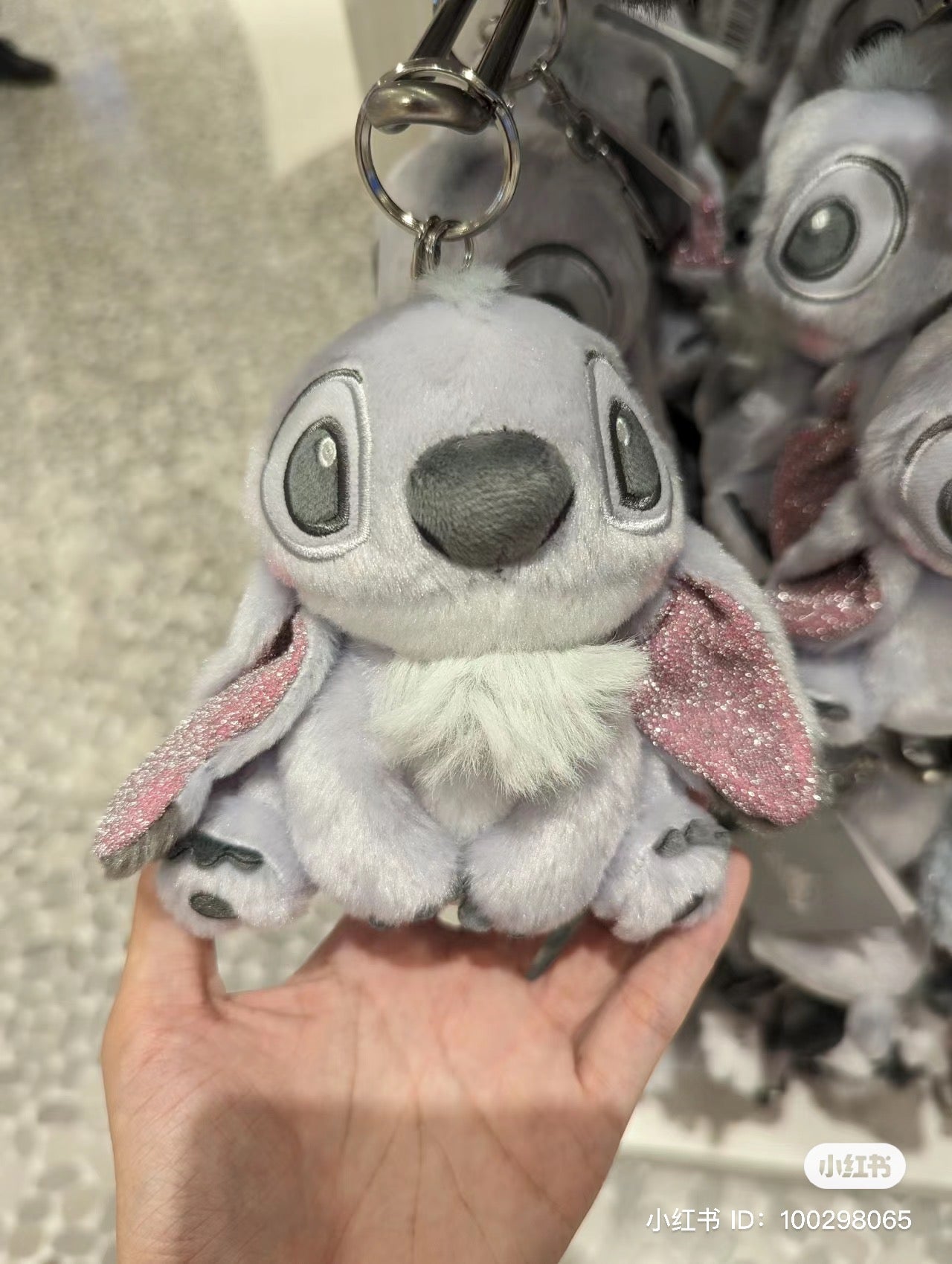 Disney迪士尼｜冬日限定灰色银闪系列挂件/包挂｜高さ約13×幅11×奥行き8(cm)