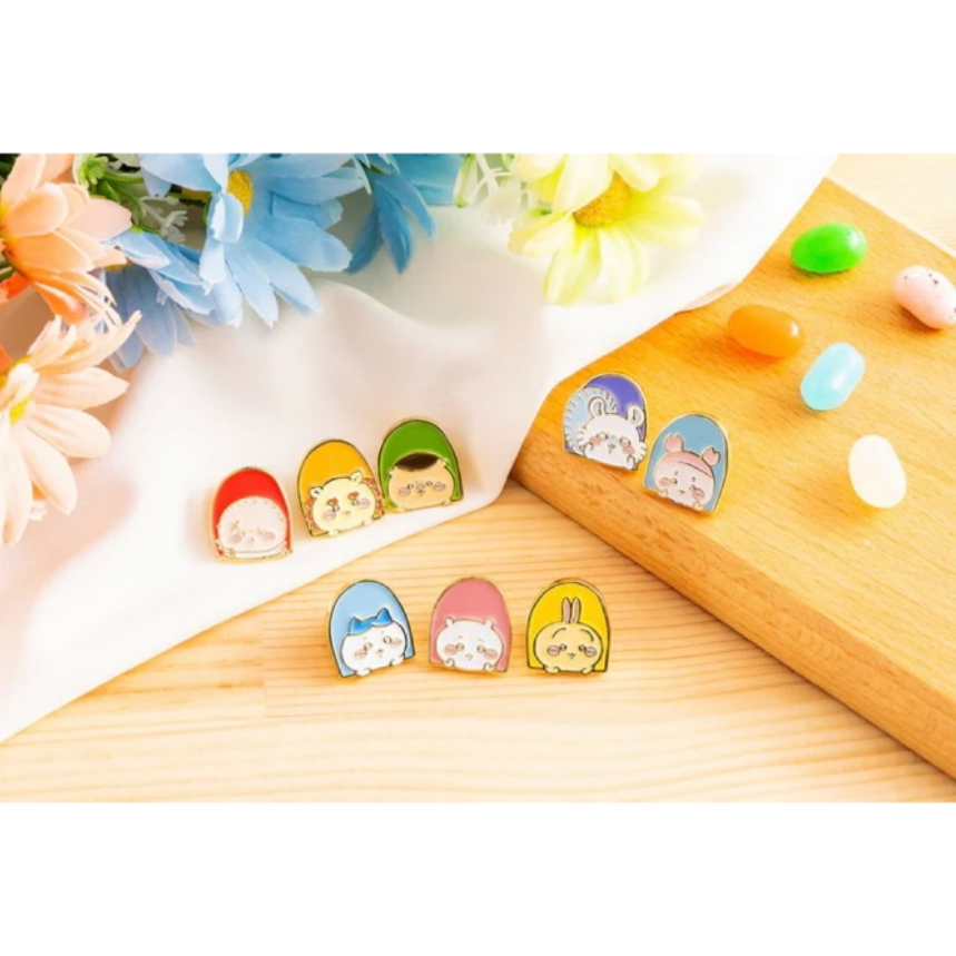 Chiikawa 吉伊卡哇｜可爱金边金属徽章｜约 H19 x W17 x D11mm