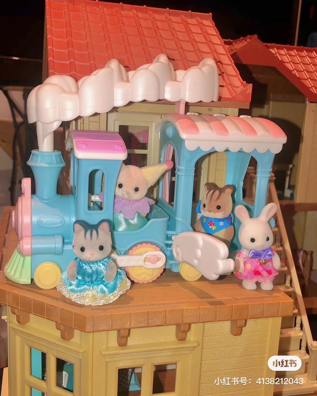SylvanianFamilies森贝儿家族｜Floating Cloud Rainbow Train-Fennec Fox Baby Yulie云朵彩虹列车耳阔狐套组/玩具/过家家5702
