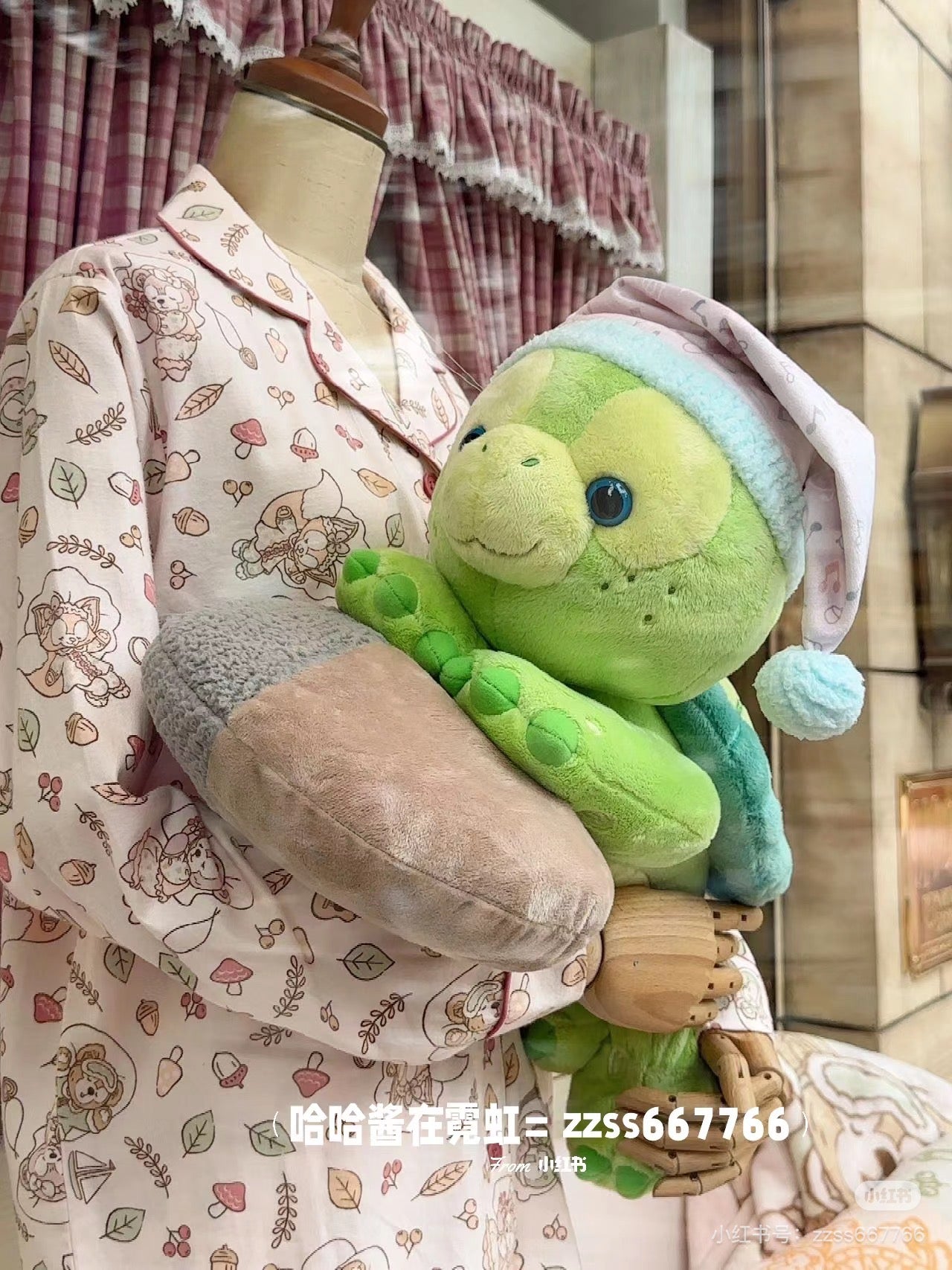 Disney迪士尼｜2024东迪秋日睡衣派对Olu小龟毛绒趴趴抱枕