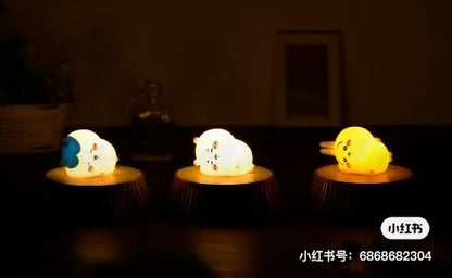Chiikawa 吉伊卡哇｜乌萨奇无线充电器型桌面灯/小夜灯/床头灯/光线柔和｜充电器约縦105×横105×高さ30 mm