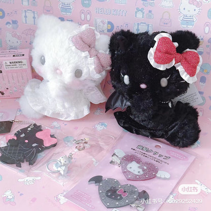 Hello kitty凯蒂猫｜Sanrio Hello Kitty Mascot Holder/ Angel and Little Devil天使恶魔挂件｜约 14.9 x 12.1 x 7.8 厘米