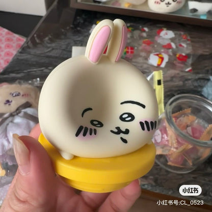 Chiikawa 吉伊卡哇｜角色大头玻璃奶瓶糖罐+糖/收纳罐/糖盖子底下还有小脚｜约H128×W65×D65mm【25.02 】