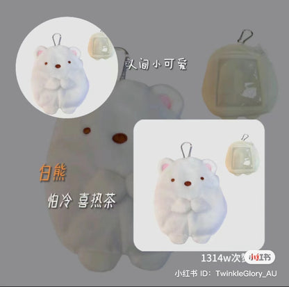 Sumikko gurashi角落生物｜胖乎乎巨好摸零钱包/背后透明卡包位/打开精美花纹/卡绳可伸缩/拉链头贼可爱｜约190×105×50mm