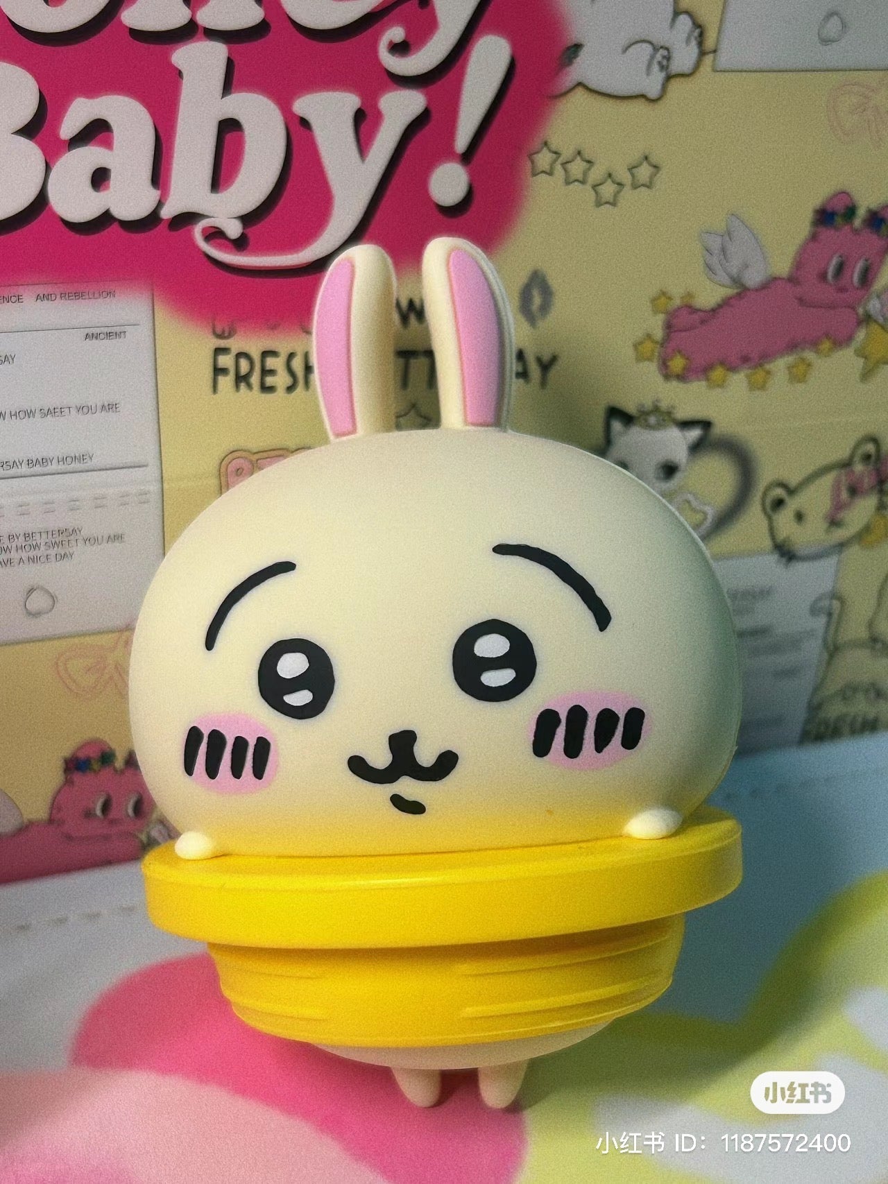 Chiikawa 吉伊卡哇｜角色大头玻璃奶瓶糖罐+糖/收纳罐/糖盖子底下还有小脚｜约H128×W65×D65mm【25.02 】