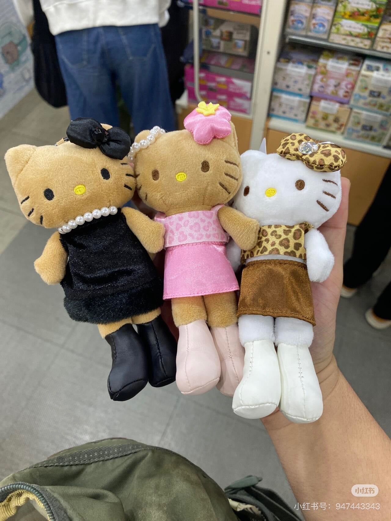 【limit 1】Hello Kitty｜Sanrio Gogo Gal Collection Mascot Holder /Plush Keychain｜7.5×4×15cm approx.