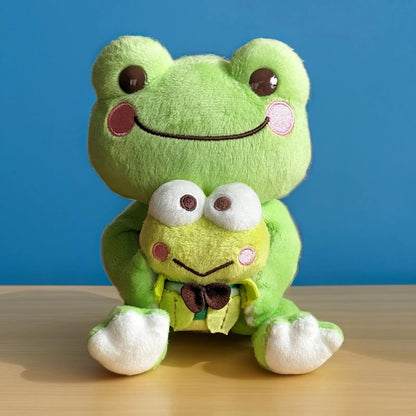Sanrio｜Kerokero Keroppi 大眼蛙??泡菜蛙联名玩偶/挂件｜公仔约H15 x W11 x D13cm/挂件约10×4×9cm