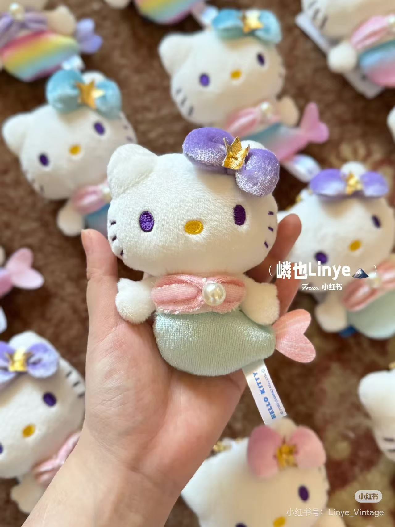HelloKitty｜Sanrio 50th Anniversary Collection Mermaid Mascot Holder /Plush Keychain｜H10.5 x W8.5 x D4.5cm approx.
