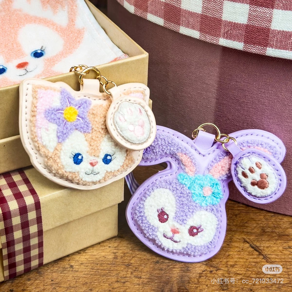 Disney迪士尼｜东迪Duffy达菲和他的朋友们毛绒绒刺绣皮质感七宝钥匙扣/正面都可爱/还有手掌印小吊饰