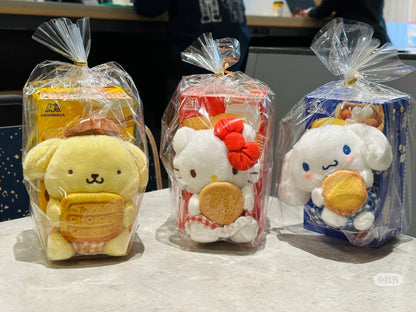 Sanrio三丽鸥｜Morinaga × Sanrio Collaboration Biscuit &amp; Mascot Holder森永联名饼干+毛绒玩偶挂件/包挂｜约 23.0 x 13.2 x 12.1cm【25.07】