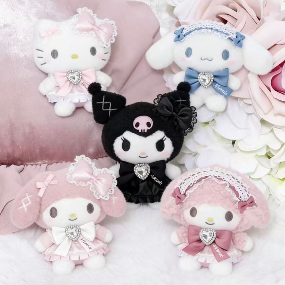 【limit 1】Sanrio｜NOEMIE Mascot Pouch Hojicha/Mascot Holder /Plush Keychain｜13 x 17 x 23cm approx.