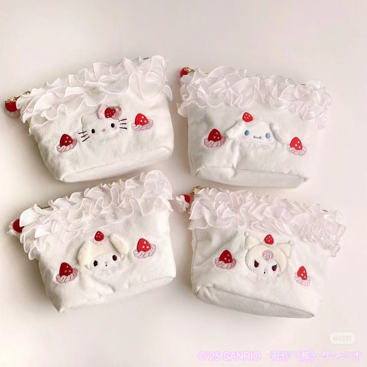 Sanrio｜Strawberry Whipped Cake Frill Cosmetic Pouch｜17×6×12cm approx.