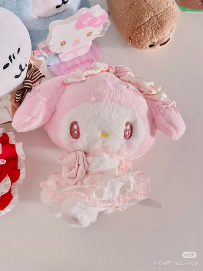 Sanrio三丽鸥｜Mascot Holder /Dolly Rose多莉玫瑰限量系列手捧花毛绒玩偶挂件/包挂｜约10.5×8×13cm