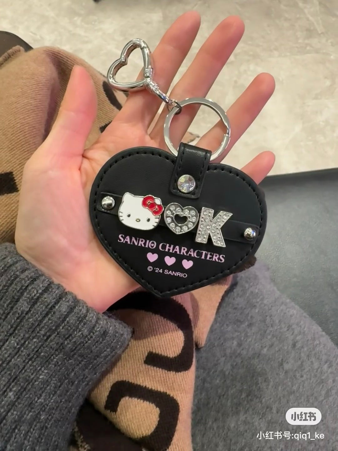 【limit 2】Sanrio三丽鸥｜Initial Heart Keychain偶像应援水钻字母DIY随心搭爱心钥匙扣/全8种｜1枚入