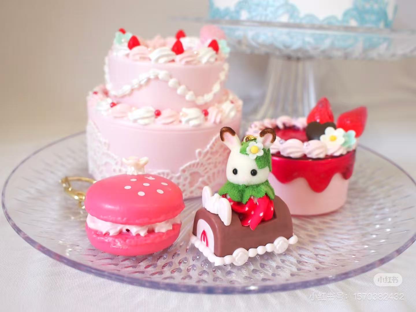 【limit 1】SylvanianFamilies｜Strawberry Anniversary Sweets Kit Baby Rabbit Calico Critters / Strawberry Keychain