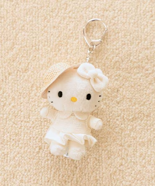 Sanrio｜Me% HELLO KITTY x ST. LOWRYS FARM Collaboration Mascot Holder /Plush Keychain