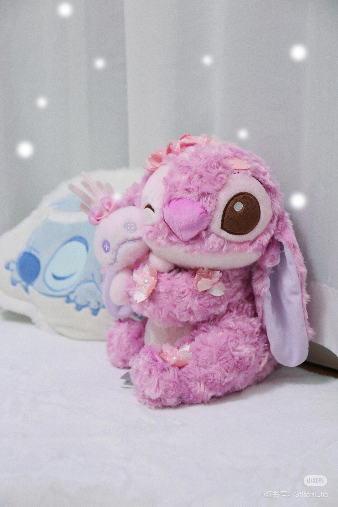 Disney迪士尼｜Cherry Blossom Sakura 2025Collection  PlushToy 东迪2025年限定樱花粉坐姿毛绒玩偶/公仔/超好摸玫瑰卷毛｜ 约高さ31×幅26×奥行き21(cm)