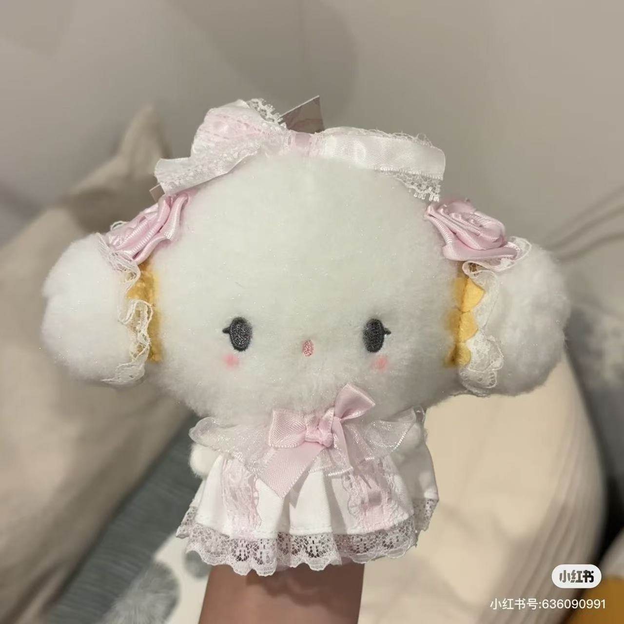【Restock incoming】Sanrio｜White Frill Design Mascot Holder /Plush Keychain｜13.5×7.5×18cm approx.