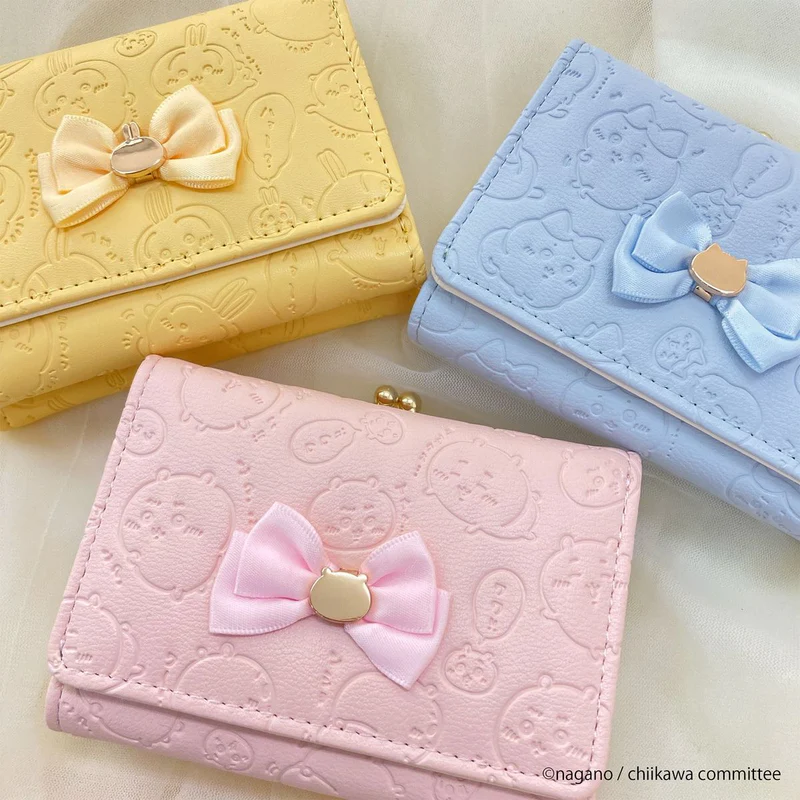 Chiikawa｜Wallet with button closure and satin ribbon/Trifold Walle｜77×106×30mm approx.