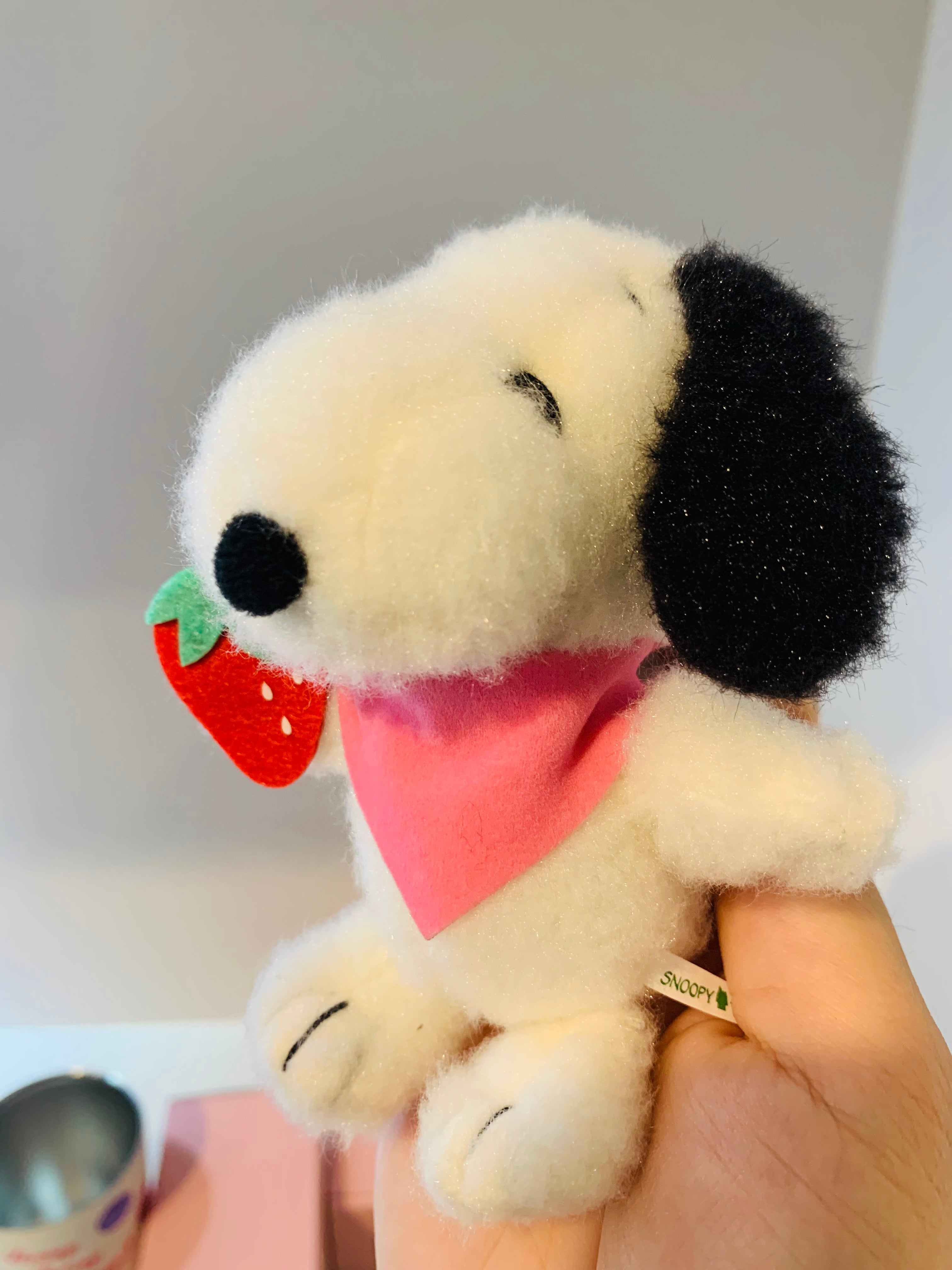 Snoopy｜草莓限定毛绒玩偶挂件｜高约12cm